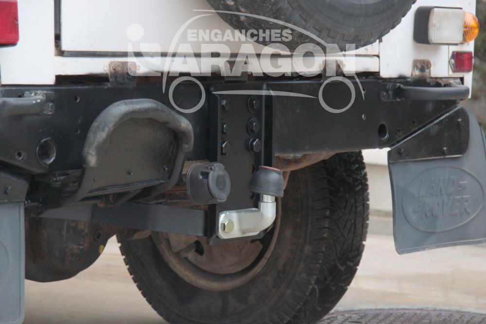 Фаркоп ARAGON E3500CC для LAND ROVER Defender 90 3 дв 98-